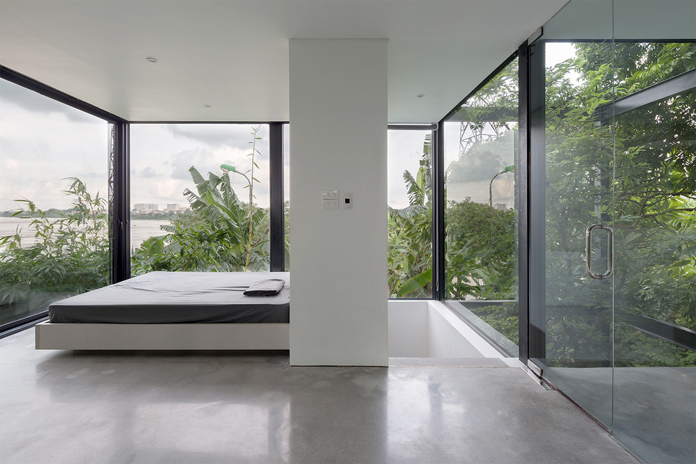 Ngôi nhà trong suốt bên bờ sông Đuống: Thay 75% tường bằng vách kính nhưng vẫn mát mẻ nhờ 3 thiết kế đặc biệt-9