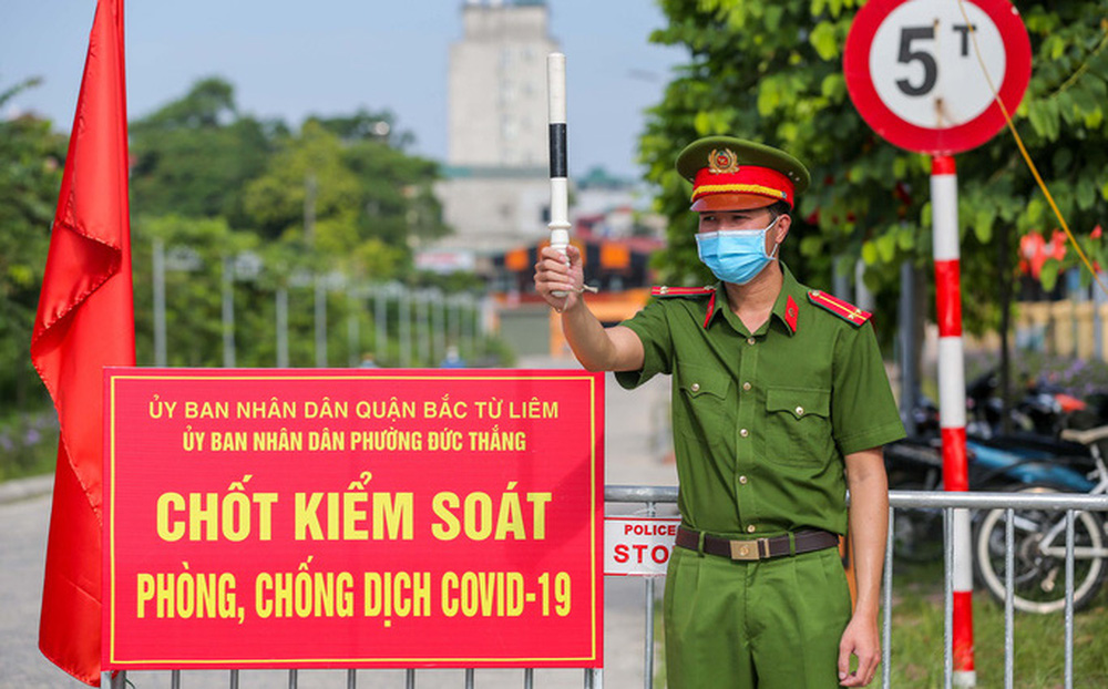 Hà Nội yêu cầu siết chặt quản lý đi lại, dập tắt nhanh nhất các ổ dịch Covid-19 mới-1