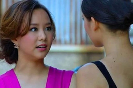 Hết lòng chăm sóc mẹ chồng nhưng vẫn bị chị dâu giành việc dù đã ly thân, đến khi biết sự thật tôi choáng váng