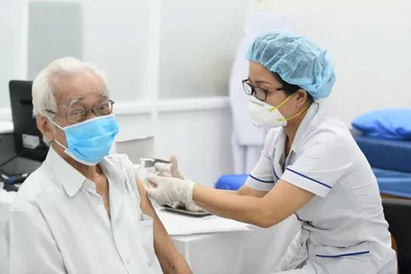Không tiêm vắc-xin Moderna cho người đã tiêm mũi 1 AstraZeneca-1