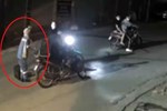 Nữ công nhân môi trường bị cướp xe máy ở Hà Nội: Một thanh niên cầm vỏ kiếm dí vào ngực và yêu cầu tôi đưa chìa khóa-2