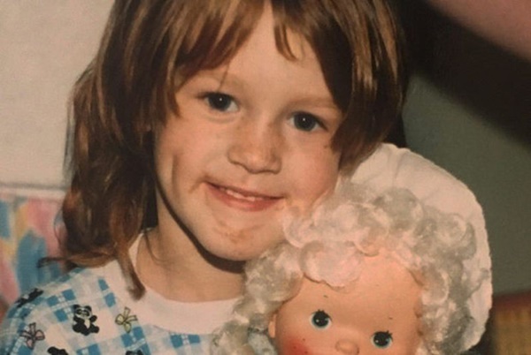 Bé gái 12 tuổi bị bố dượng lạm dụng đến nỗi sinh ra 9 đứa trẻ, 20 năm sống trong giam cầm mới thấy ánh sáng tự do-1