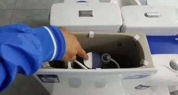 Phải làm gì nếu nước xả bồn cầu bị yếu? Hướng dẫn bạn một mẹo mạnh hơn gấp 10 lần ngay lập tức!-2