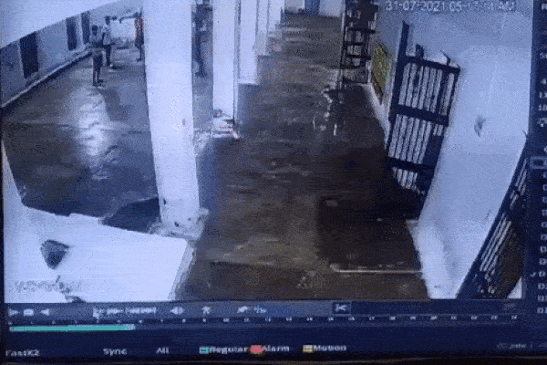 Bức tường trong nhà tù Ấn Độ sụp đổ khiến 22 người bị thương