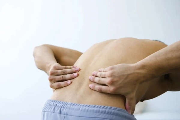 3 dấu hiệu bất thường ở vùng lưng cho thấy tế bào ung thư gõ cửa, mong rằng bạn không có triệu chứng nào-2