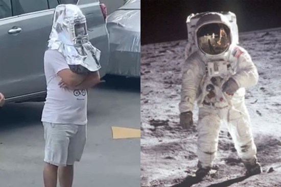 Thanh niên úp nguyên cái mũ phi hành gia lên đầu đi xếp hàng mùa dịch, nhìn cưng muốn xỉu đó 