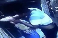 Bị cưỡng hôn trong thang máy, phản ứng lại bằng 1 hành động nhẹ nhàng, cô gái khiến thủ phạm phải dừng ngay hành động xấu xa