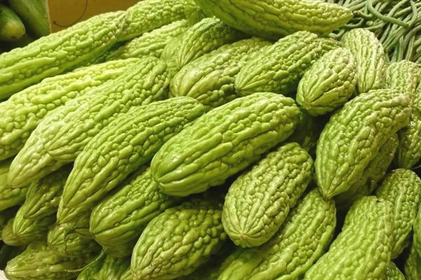 Mẹo đơn giản giúp giảm độ đắng của khổ qua để ai cũng ăn được-3