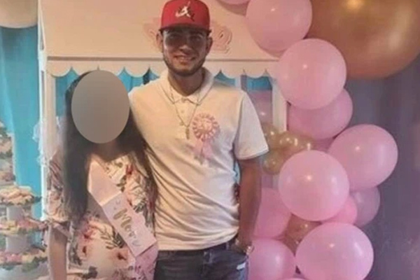 Bé gái 12 tuổi mang thai sinh con còn được gia đình mở tiệc chúc mừng, danh tính tác giả” em bé càng khiến dư luận ghê tởm tột độ-1