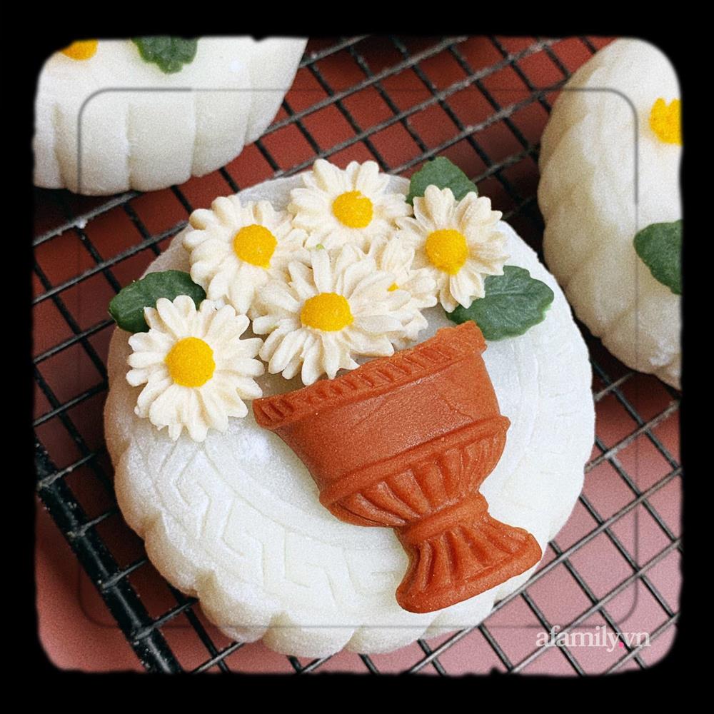 Bỏ việc lương cao, bà mẹ trẻ 9x khởi nghiệp với công việc làm bánh handmade-5