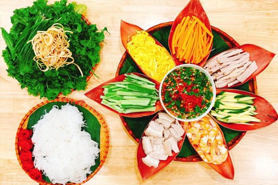 Đổi vị với 7 món cuốn dễ làm tại nhà