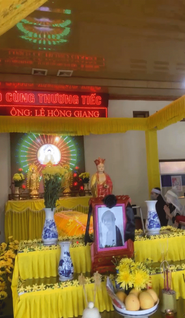 Tang lễ gấp rút của NS Giang Còi: Các con bật khóc nức nở, Quang Tèo và nhiều bạn bè, người thân không kịp đến tiễn biệt-7