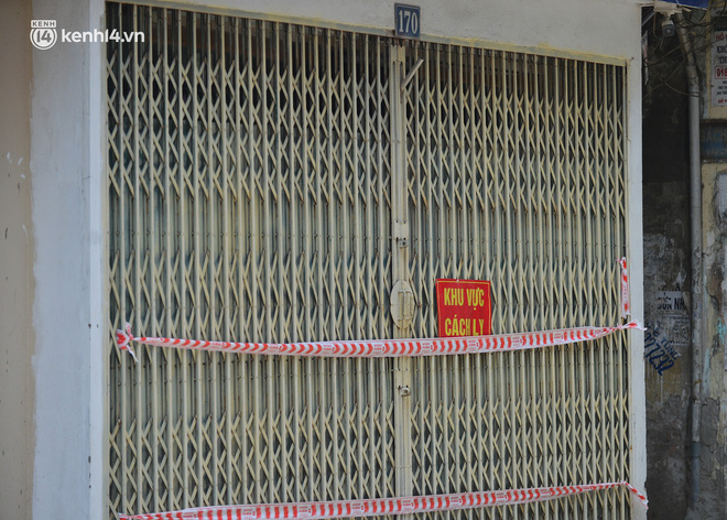 Ảnh: Hà Nội phong toả 900 hộ dân trong 1 phường do liên quan ca mắc Covid-19-11