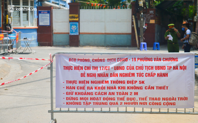 Ảnh: Hà Nội phong toả 900 hộ dân trong 1 phường do liên quan ca mắc Covid-19-4