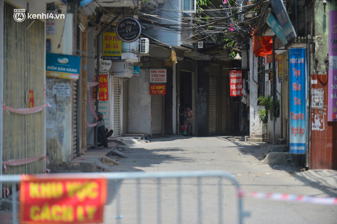 Ảnh: Hà Nội phong toả 900 hộ dân trong 1 phường do liên quan ca mắc Covid-19-7