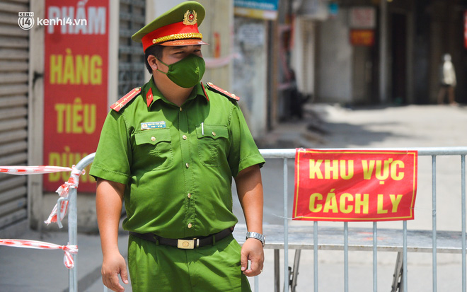 Ảnh: Hà Nội phong toả 900 hộ dân trong 1 phường do liên quan ca mắc Covid-19-8