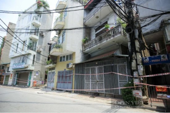 Hà Nội cách ly y tế 900 hộ dân phường Văn Chương liên quan ca mắc COVID-19