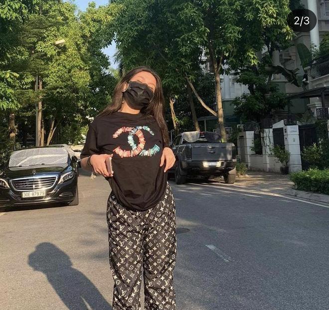 Phượng Chanel bị chính con gái dìm hàng khi mặc chung đồ-1