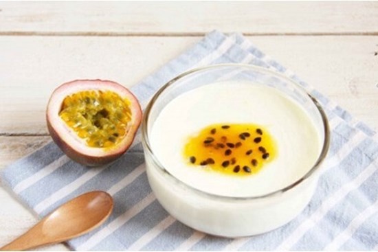 Đừng ăn sữa chua như cách thông thường nữa: Làm thế này ngon hơn nhiều, dùng làm sốt trộn salad cũng được luôn!