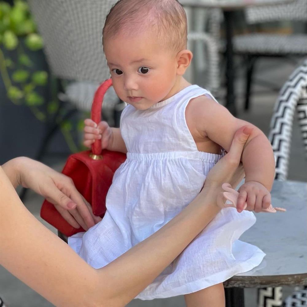 Hết túi Kenzo, Chanel đến Dior 70 triệu cũng chỉ đề Hà Hồ đựng đồ bỉm sữa-10