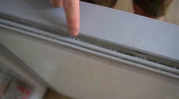 Dải tủ lạnh nhà bạn có bị bẩn và ố không? Mách bạn một mẹo nhỏ, ngay lập tức sạch sẽ như mới-10
