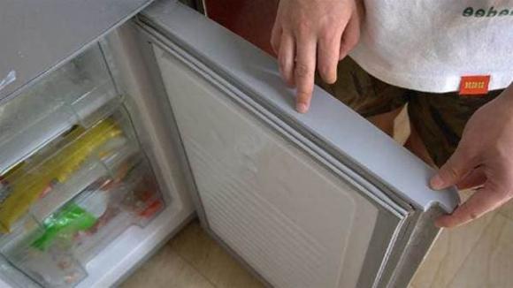 Dải tủ lạnh nhà bạn có bị bẩn và ố không? Mách bạn một mẹo nhỏ, ngay lập tức sạch sẽ như mới-12