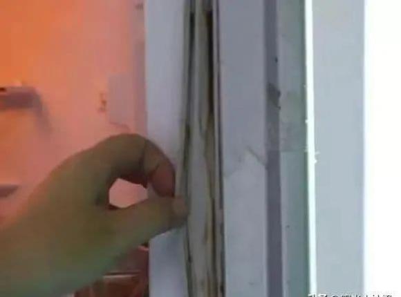 Dải tủ lạnh nhà bạn có bị bẩn và ố không? Mách bạn một mẹo nhỏ, ngay lập tức sạch sẽ như mới-6