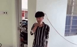 Chơi ngông quay clip thách thức công an, thanh niên nhận cái kết ai cũng hả dạ-1