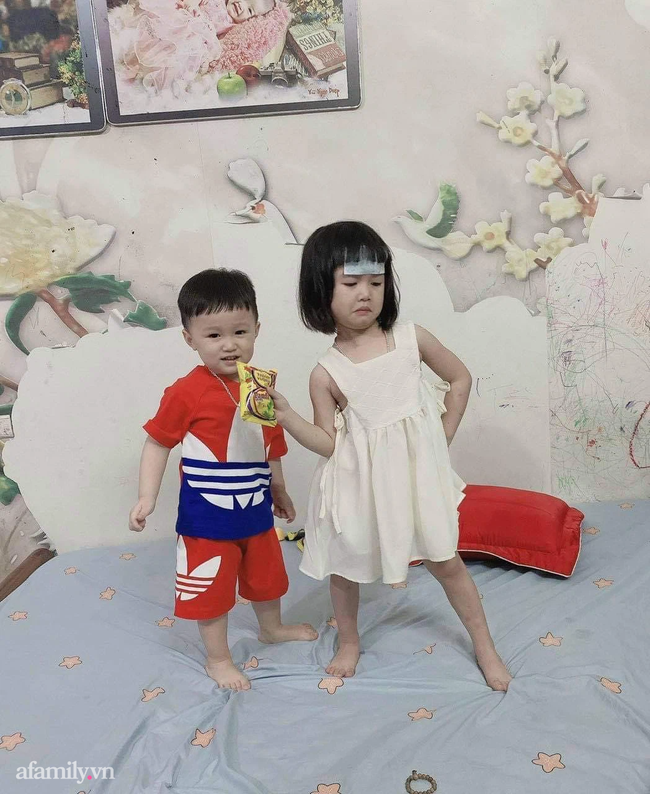 Vừa rời con 5 phút, mẹ trẻ quay lại thì phát hoảng khi nhìn mái tóc tự xử của con-3