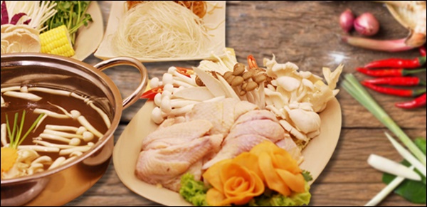 Cuối tuần cả nhà quây quần, mẹ làm nồi lẩu gà thập cẩm thơm&nbsp;ngon, bổ dưỡng ai cũng xuýt xoa-2