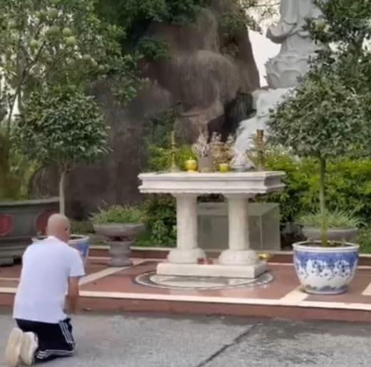 Nghệ sĩ Tấn Hoàng bất ngờ cạo đầu và ăn chay, tiết lộ lý do khiến dân mạng ngỡ ngàng-6