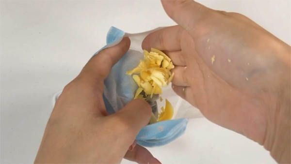 Đừng lo lắng về đôi giày ướt đẫm mồ hôi, hãy rắc một ít hỗn hợp này vào, giày của bạn sẽ không còn mùi hôi sau khi mang một ngày-3