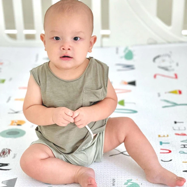 Khoảnh khắc tạo dáng của cặp sinh đôi nhà Hà Hồ: Lisa miệng chúm chím điệu đà, Leon thì vẫn là nụ cười cực tếu-2