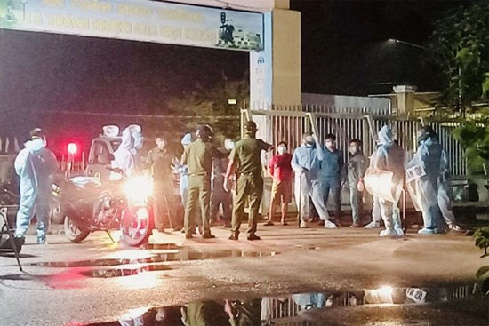 Vụ F0 la hét, đập cửa khu cách ly: Cán bộ y tế đã vất vả, một số người có hành vi côn đồ là không thể chấp nhận được