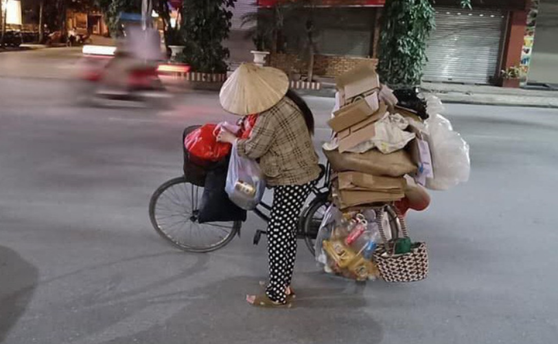 Buôn đồng nát nuôi con học lên Cao học ai ngờ ra trường nó lại đi bán rau, tôi xấu hổ từ mặt để rồi mừng rỡ thấy con trên TV-1