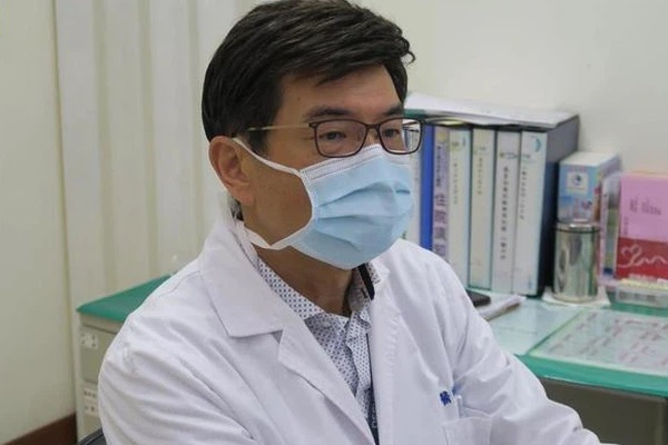 Uống gần 5 lít nước mỗi ngày sau khi tiêm vắc xin Covid-19 Moderna, người đàn ông ở Đài Loan ho liên tục, nhập viện vì tràn dịch màng phổi-2