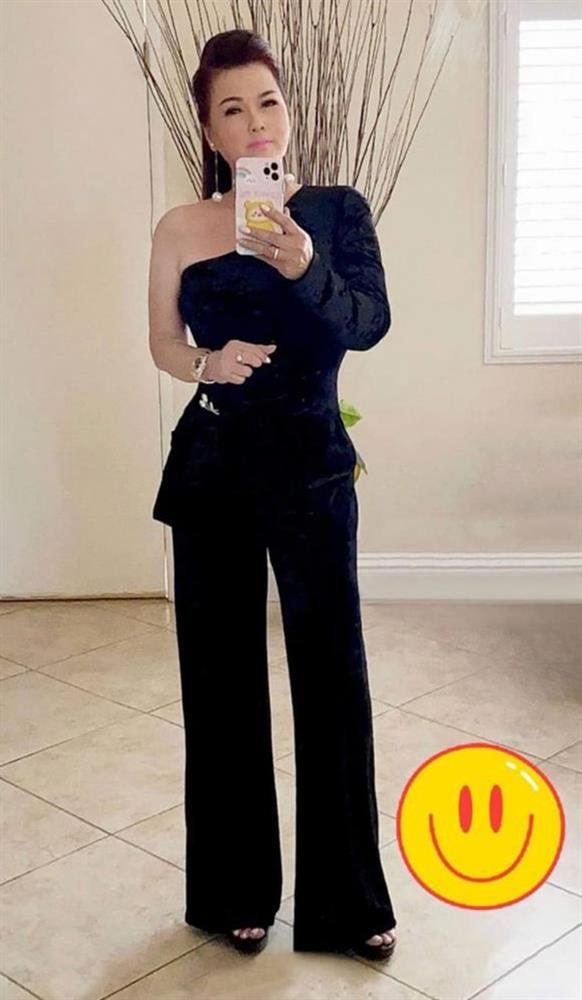 Bà xã NS Chí Tài hiếm hoi dự sự kiện, nhan sắc và vóc dáng thế này ai nghĩ đã 61 tuổi?-1