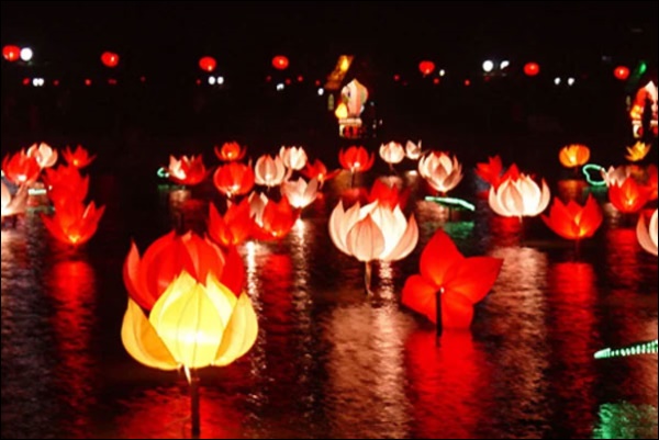 Tìm hiểu nguồn gốc và ý nghĩa tháng cô hồn trong văn hóa người Việt-2