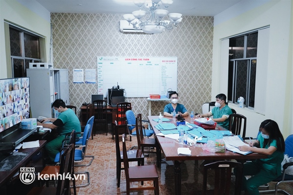 Ảnh: Theo chân bác sĩ nơi thành trì cuối cùng giành lại sự sống cho các F0 nguy kịch, phải thở máy ở TP.HCM-5