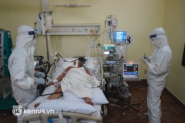 Ảnh: Theo chân bác sĩ nơi thành trì cuối cùng giành lại sự sống cho các F0 nguy kịch, phải thở máy ở TP.HCM-12