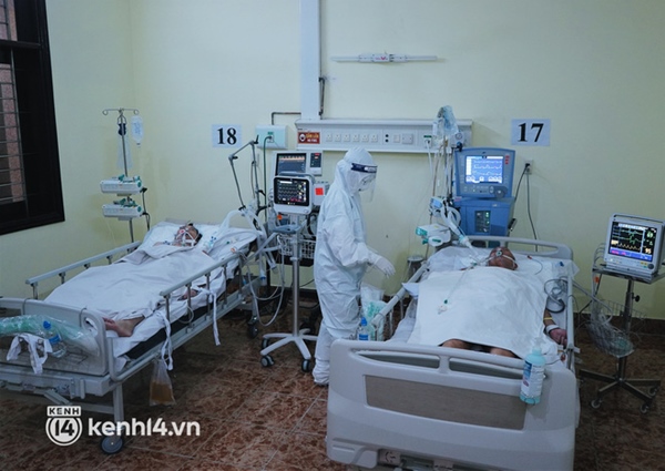 Ảnh: Theo chân bác sĩ nơi thành trì cuối cùng giành lại sự sống cho các F0 nguy kịch, phải thở máy ở TP.HCM-13