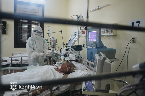 Ảnh: Theo chân bác sĩ nơi thành trì cuối cùng giành lại sự sống cho các F0 nguy kịch, phải thở máy ở TP.HCM-15