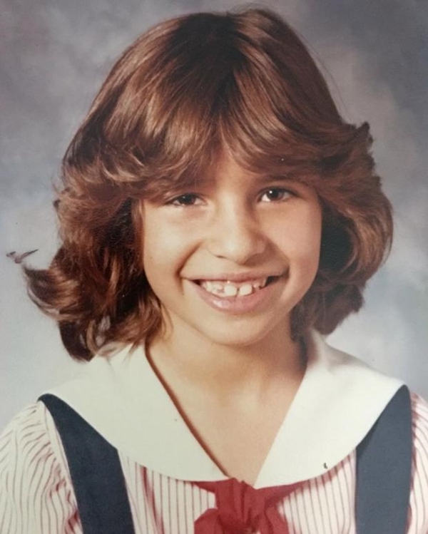 Cả tuổi thơ bị chê xấu như quỷ, bà mẹ quyết đập đi xây lại giống Đệ nhất phu nhân Mỹ và kết quả ngoài sức tưởng tượng-1