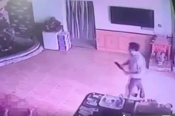 Hé lộ nguyên nhân gã đàn ông chém dã man bạn gái mang thai trong nhà nghỉ ở Ninh Bình-3