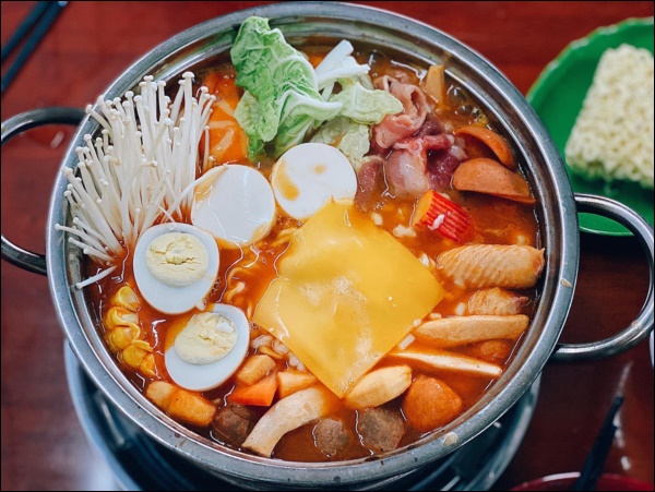 Mê ẩm thực Hàn Quốc, chị em bỏ túi ngay cách làm lẩu tokbokki cay nồng, chuẩn vị không thua gì nhà hàng-3