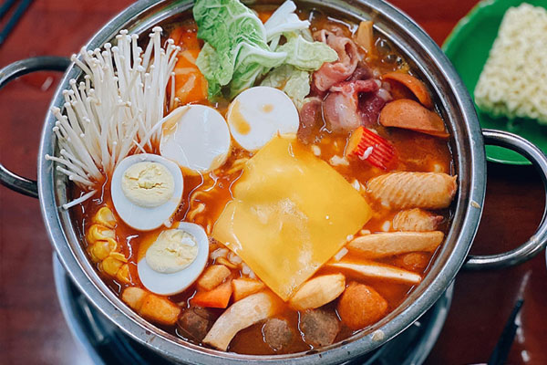Cách làm lẩu tokbokki chuẩn vị ngon Hàn Quốc