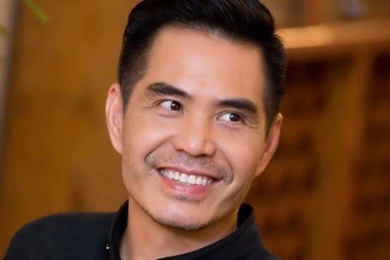 Trung Dũng: Vướng tin đồn giới tính, ngủ cùng phòng Thuý Ngân chưa sốc bằng chuyện có con với fan 8 năm mới công bố