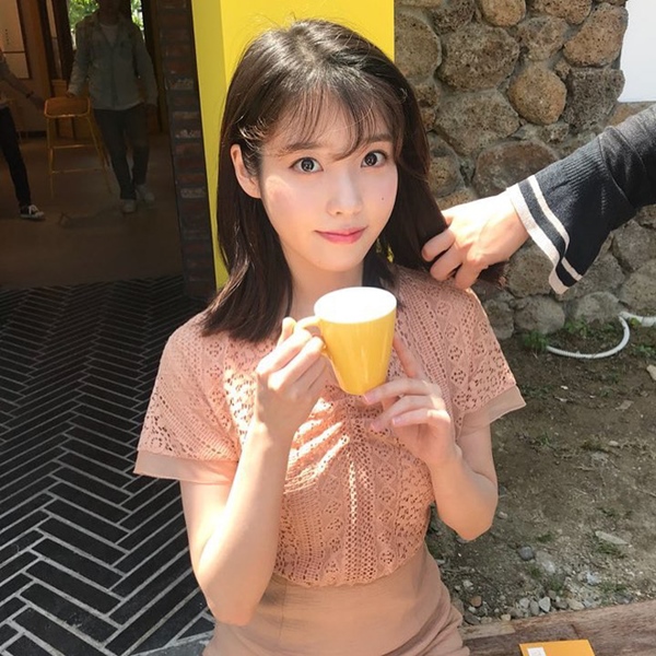 Soi style váy vóc của 5 sao Hàn dân tình muốn đi du lịch cùng nhất: Suzy đơn giản đậm chất bạn gái, Jennie sexy hết nấc, Jisoo cá tính bất ngờ-10