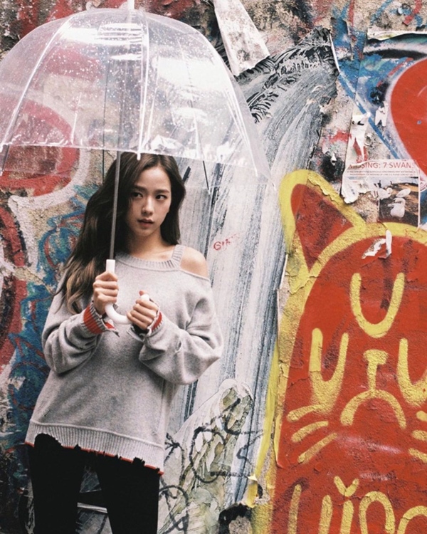 Soi style váy vóc của 5 sao Hàn dân tình muốn đi du lịch cùng nhất: Suzy đơn giản đậm chất bạn gái, Jennie sexy hết nấc, Jisoo cá tính bất ngờ-21