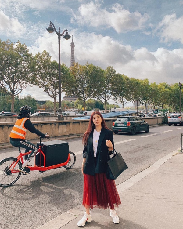 Soi style váy vóc của 5 sao Hàn dân tình muốn đi du lịch cùng nhất: Suzy đơn giản đậm chất bạn gái, Jennie sexy hết nấc, Jisoo cá tính bất ngờ-24